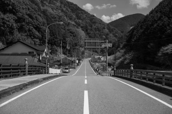 The road in front of Takijiri Oji
